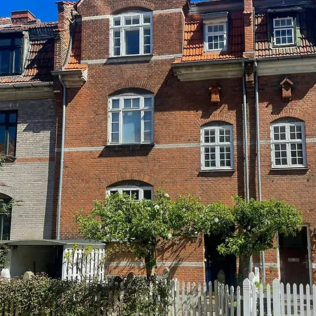 Raekkehus Med Baggard Naer Skjolds Plads * קופנהגן