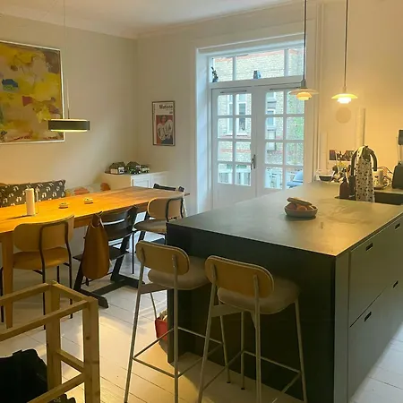 Raekkehus Med Baggard Naer Skjolds Plads בית נופש קופנהגן
